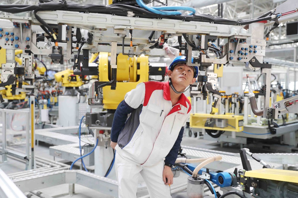 在山东省日照经济技术开发区长城汽车日照生产基地的自动生产线上