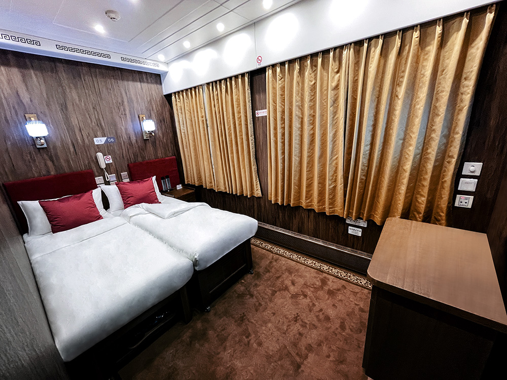 国内新开一列豪华旅游火车,超2万元的票价值吗?__财经头条