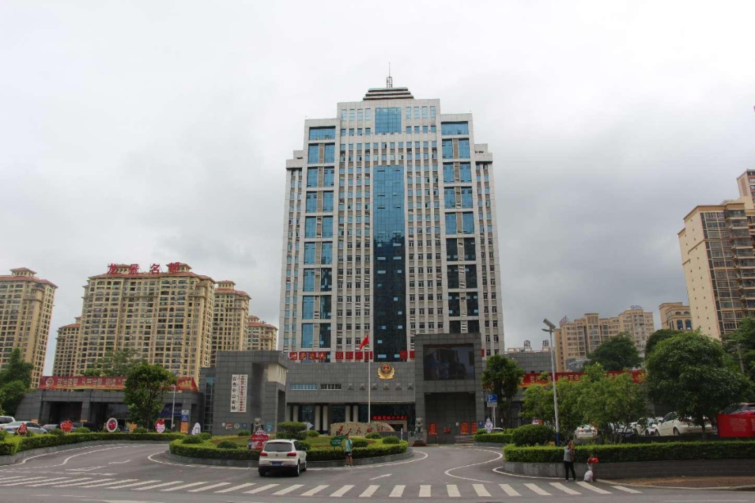 广西百色,百色市公安局.刘虎 摄