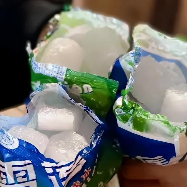 雪莲5毛一包的定价13年没涨 老板称只做老百姓吃得起的雪糕__财经头条