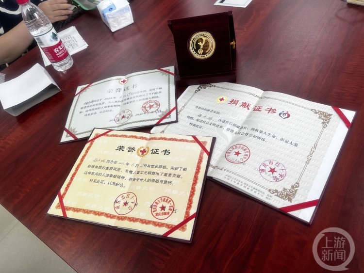 捐献脑瘫儿子的遗体和器官后 这位母亲有些话想对受捐者说休闲区蓝鸢梦想 - Www.slyday.coM