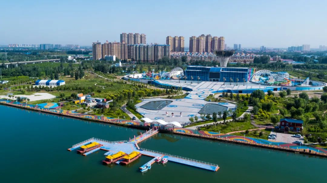 水上乐园锦绣水上嘉年华坐落在正定古城在塔元庄站下车即到乘坐133路