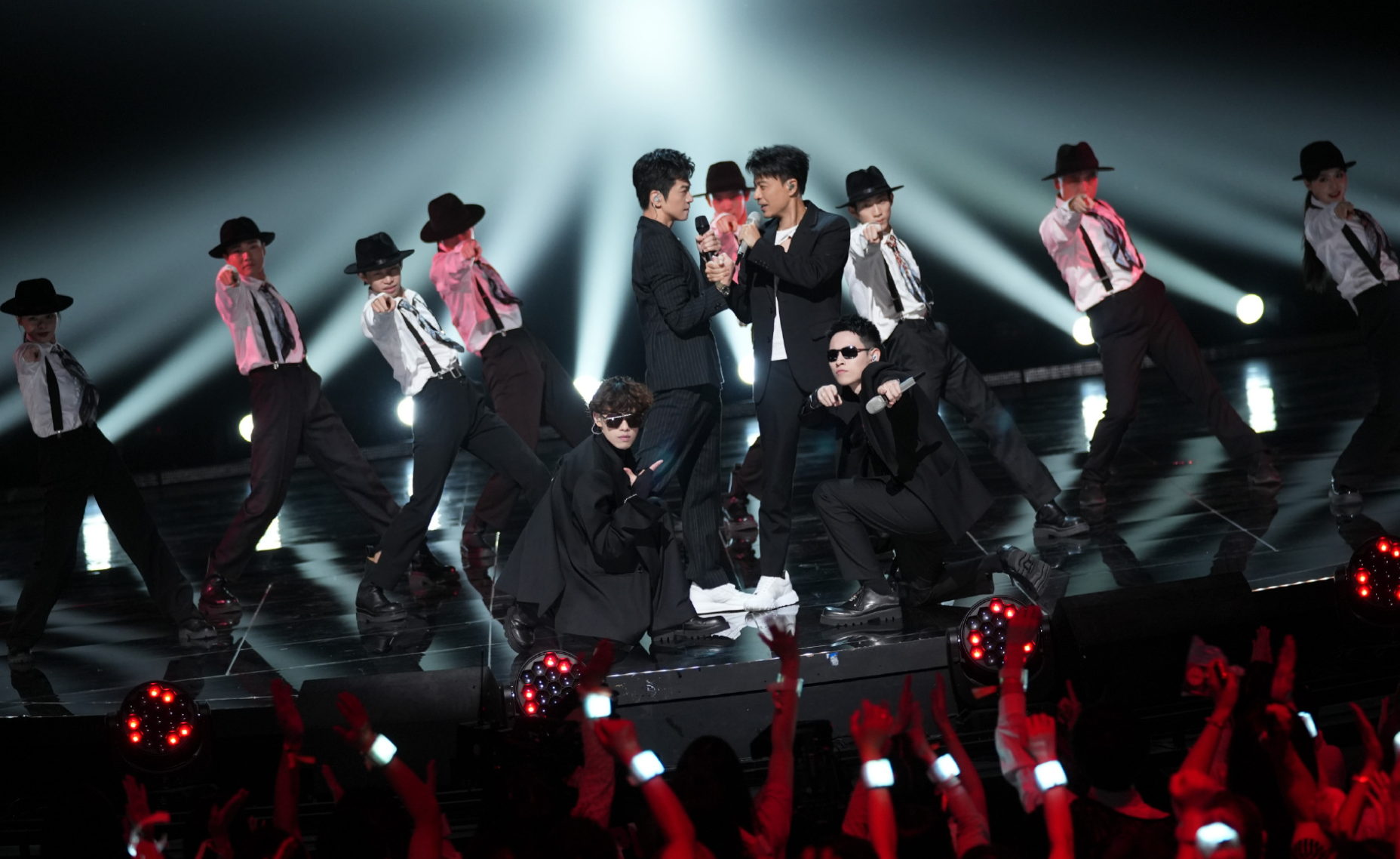 李克勤放飞自我唱又跳李健自嘲指手划脚这期声生不息嗨了