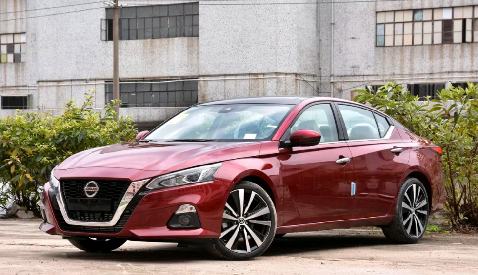 全新天籁实车曝光外观帅气但变速箱还是拖了后腿