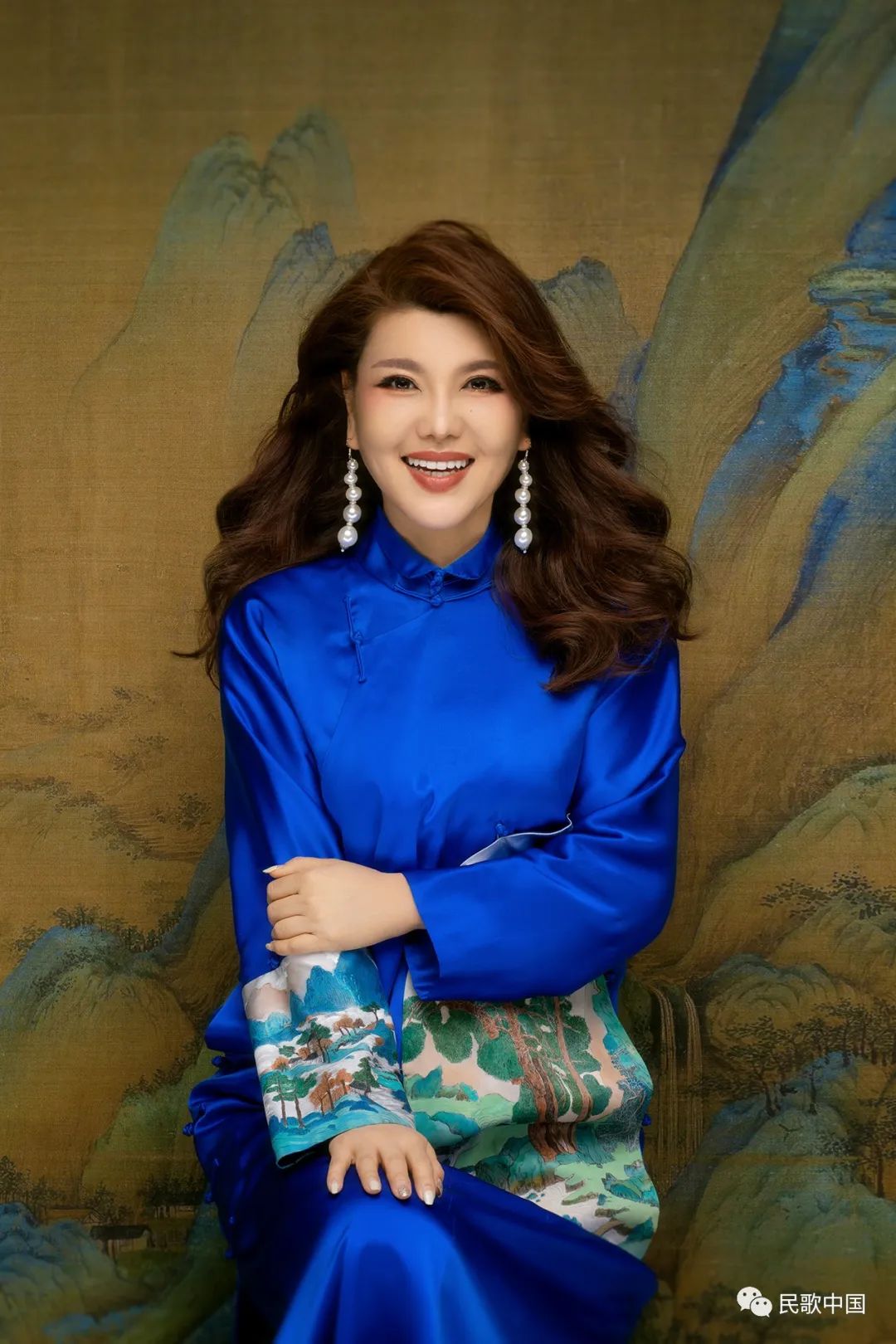 乌兰图雅把草原新民歌唱进千家万户