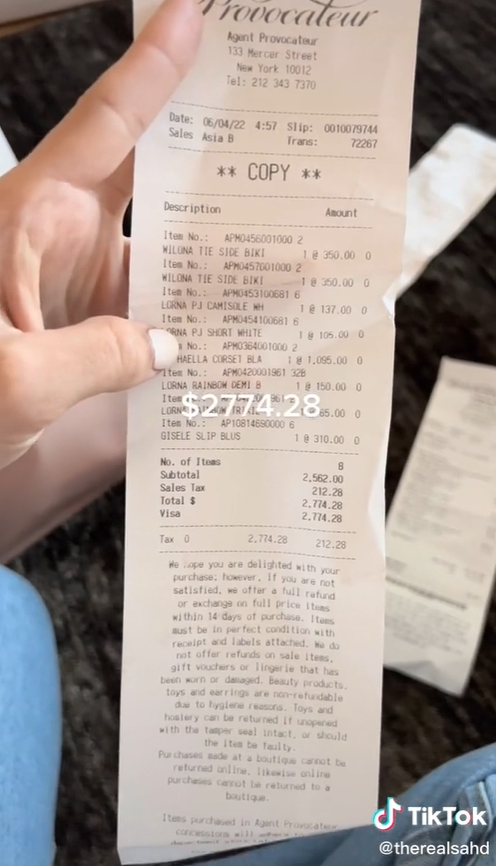 女子全职啃老，每天花5万美元买奢侈品打美容针："花父母钱就是我的工作"休闲区蓝鸢梦想 - Www.slyday.coM