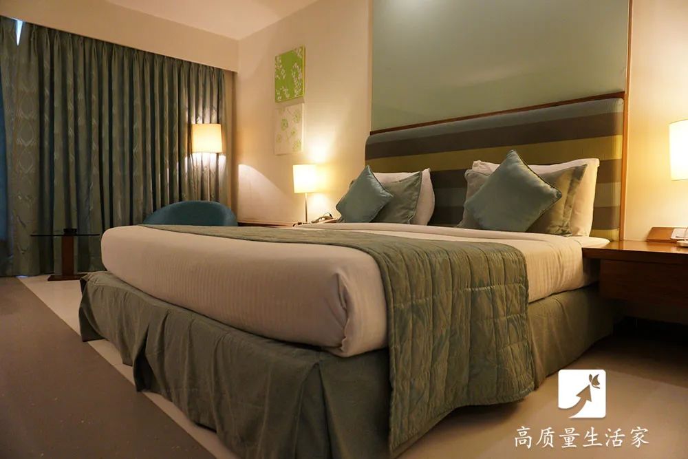 为什么晚上在酒店睡觉时最好将厕所灯打开？休闲区蓝鸢梦想 - Www.slyday.coM