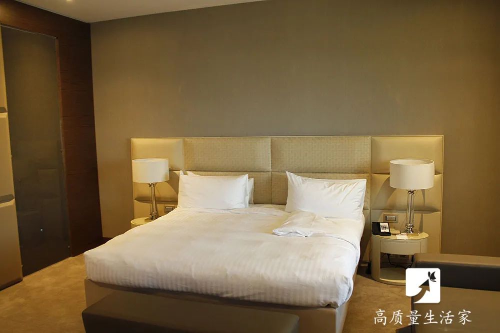 为什么晚上在酒店睡觉时最好将厕所灯打开？休闲区蓝鸢梦想 - Www.slyday.coM