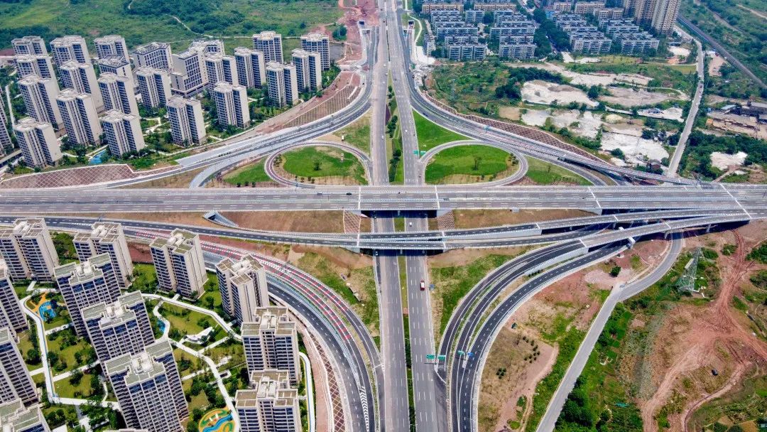 坪山大道中柱立交.雷键 摄