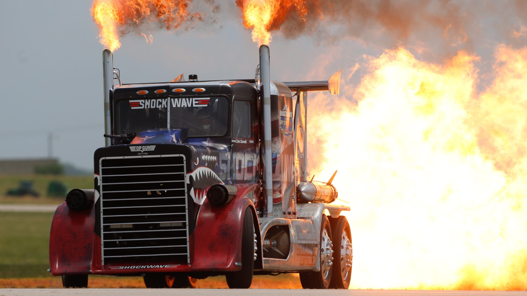 喷气式卡车烟火表演发生爆炸事故&nbsp;图源:美媒