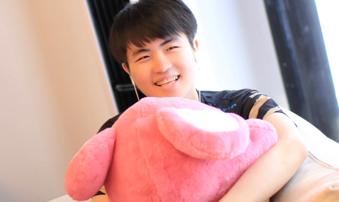 fpx金贡归来又要起飞姿态爆料小老虎台下流泪新上单太猛