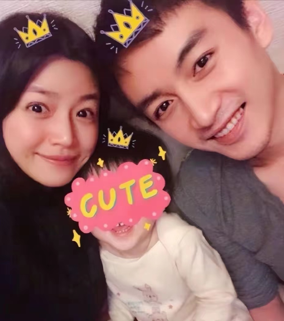 陈妍希晒儿子呆萌近照 5岁小星星背影“复刻”陈晓休闲区蓝鸢梦想 - Www.slyday.coM