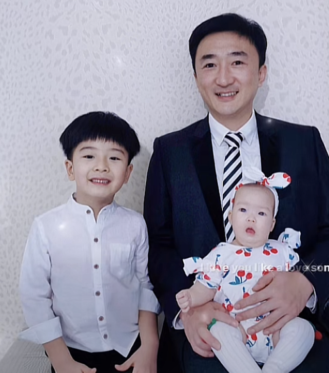 刘伯勋妻子悲痛告别丈夫将坚强带好一双儿女亲密聊天记录曝光