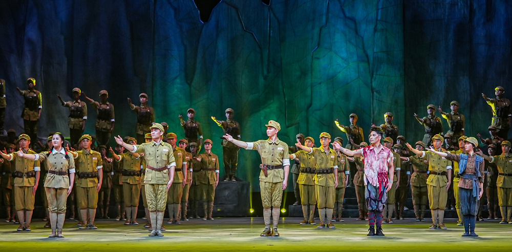 《英雄虎胆》,重点讲述了解放初期人民解放军深入广西十万大山剿匪的