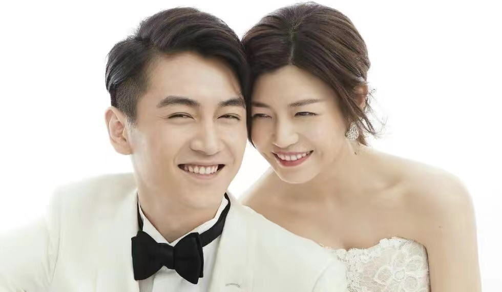 陈妍希晒儿子呆萌近照 5岁小星星背影“复刻”陈晓休闲区蓝鸢梦想 - Www.slyday.coM