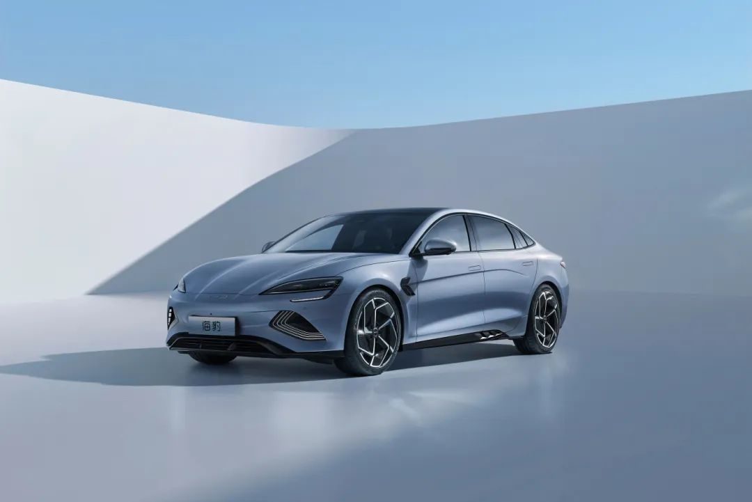 入门级BBA都让路！这些才是年轻人的新宠！