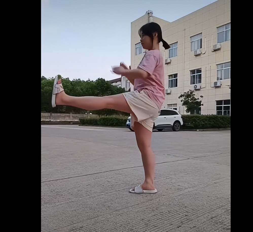 17岁体操奥运冠军1年大变脸,网友:变胖了,难去巴黎|管晨辰|晨辰|体操