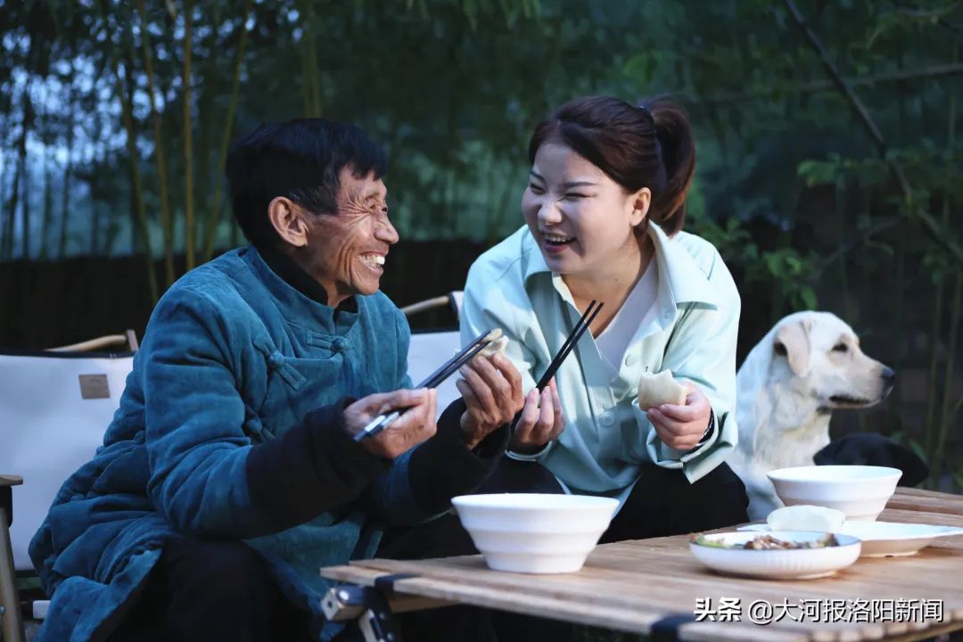 “95后”女孩买房车带养父环游中国！背后还有一段动人的故事......休闲区蓝鸢梦想 - Www.slyday.coM