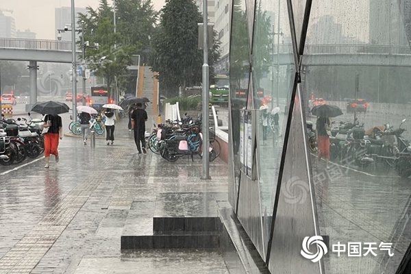 注意！北京大风雷电暴雨三预警齐发 全市启动防汛蓝色预警响应休闲区蓝鸢梦想 - Www.slyday.coM