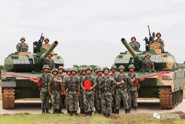 装备部队的15式轻型坦克。图片来源：微信公众号“南部战区”