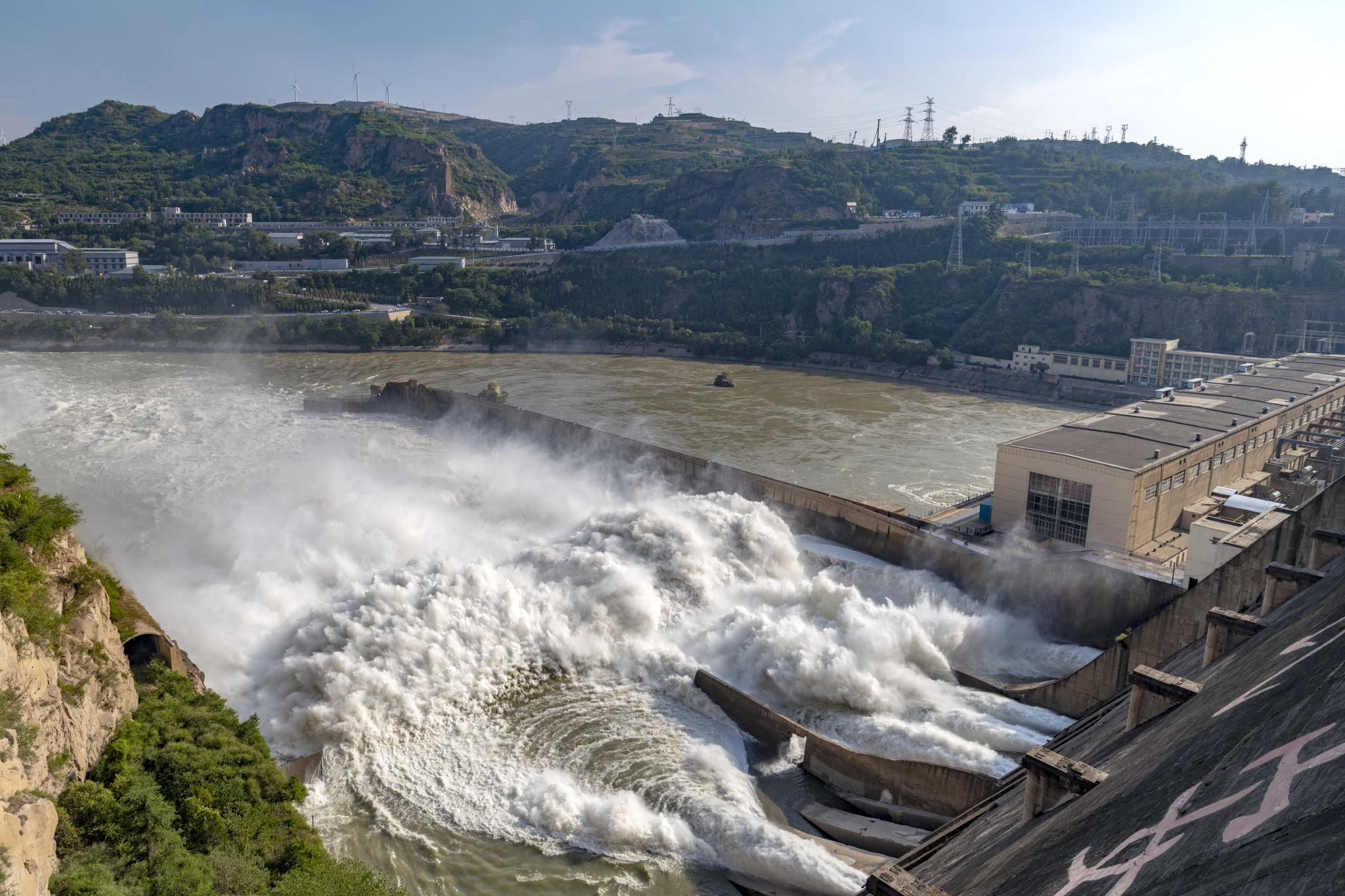三门峡水利枢纽进行调水调沙