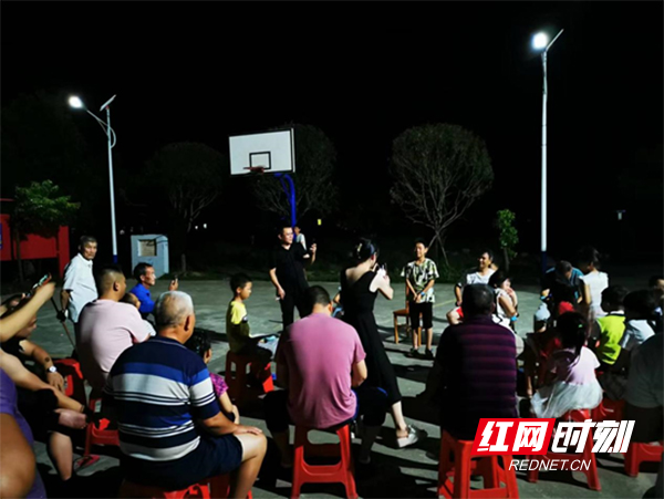 新化县曹家镇开展养老防诈骗宣传活动