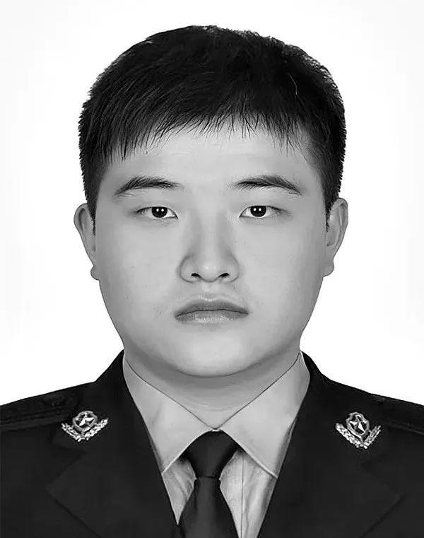 搜救失踪人员时不幸被坠落山石砸中，广东江门24岁民警沈茗杰因公牺牲休闲区蓝鸢梦想 - Www.slyday.coM