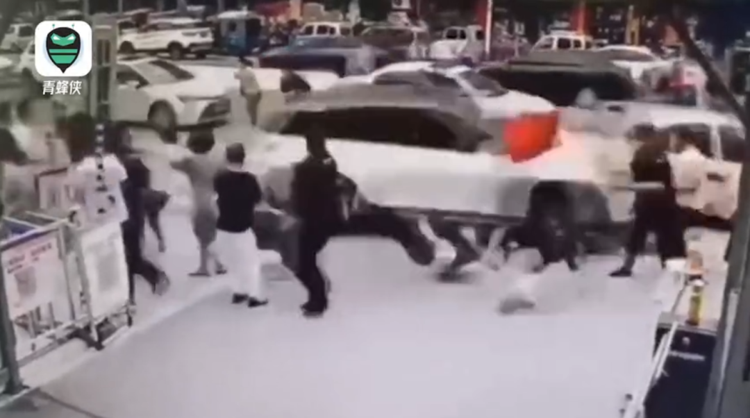 又是新能源车！失控引发事故致1死5伤，警方通报→休闲区蓝鸢梦想 - Www.slyday.coM