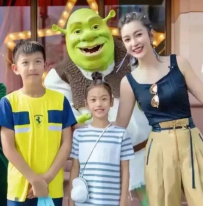 49岁李冰冰近况曝光,穿粉色针织长裙身材完美,情路坎坷无果休闲区蓝鸢梦想 - Www.slyday.coM 49岁李冰冰近况曝光,穿粉色针织长裙身材完美,情路坎坷无果休闲区蓝鸢梦想 - Www.slyday.coM