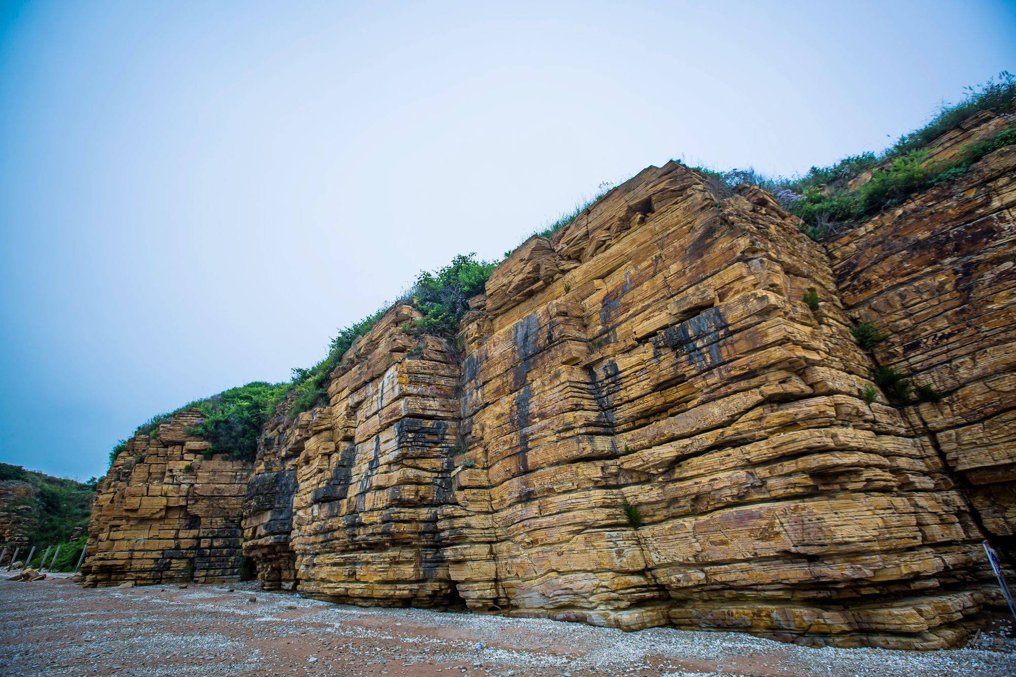 大连瓦房店排石景观造型奇特巧夺天工吸引了众多游客来打卡