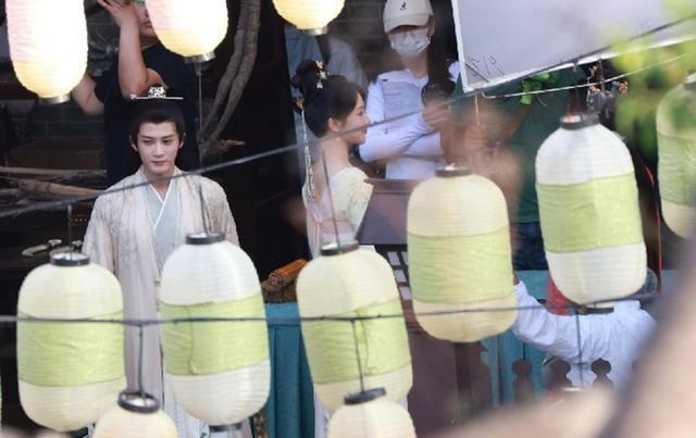 《长相思》小夭防风邶逛街,檀健次有新衣服,杨紫的笑容真好看!休闲区蓝鸢梦想 - Www.slyday.coM 《长相思》小夭防风邶逛街,檀健次有新衣服,杨紫的笑容真好看!休闲区蓝鸢梦想 - Www.slyday.coM