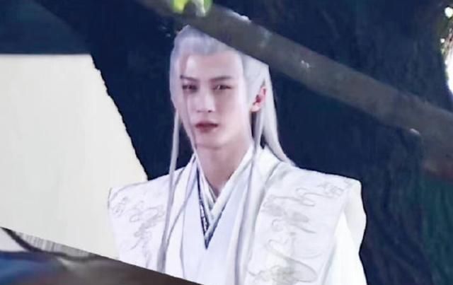 《长相思》小夭防风邶逛街,檀健次有新衣服,杨紫的笑容真好看!休闲区蓝鸢梦想 - Www.slyday.coM 《长相思》小夭防风邶逛街,檀健次有新衣服,杨紫的笑容真好看!休闲区蓝鸢梦想 - Www.slyday.coM