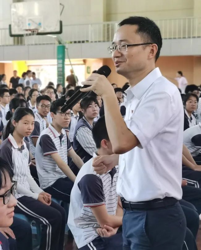 浙江省余姚市兰江中学隆重举行2022届毕业典礼