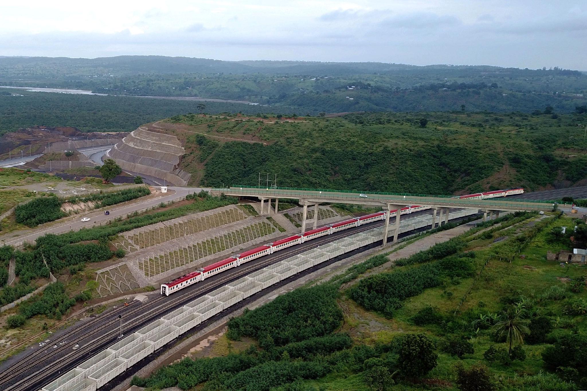 蒙内铁路运营5周年客运列车累计发送旅客700余万人次