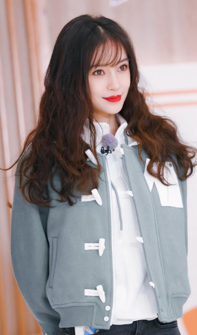 angelababy美照这颜值真抗打太让人喜欢了