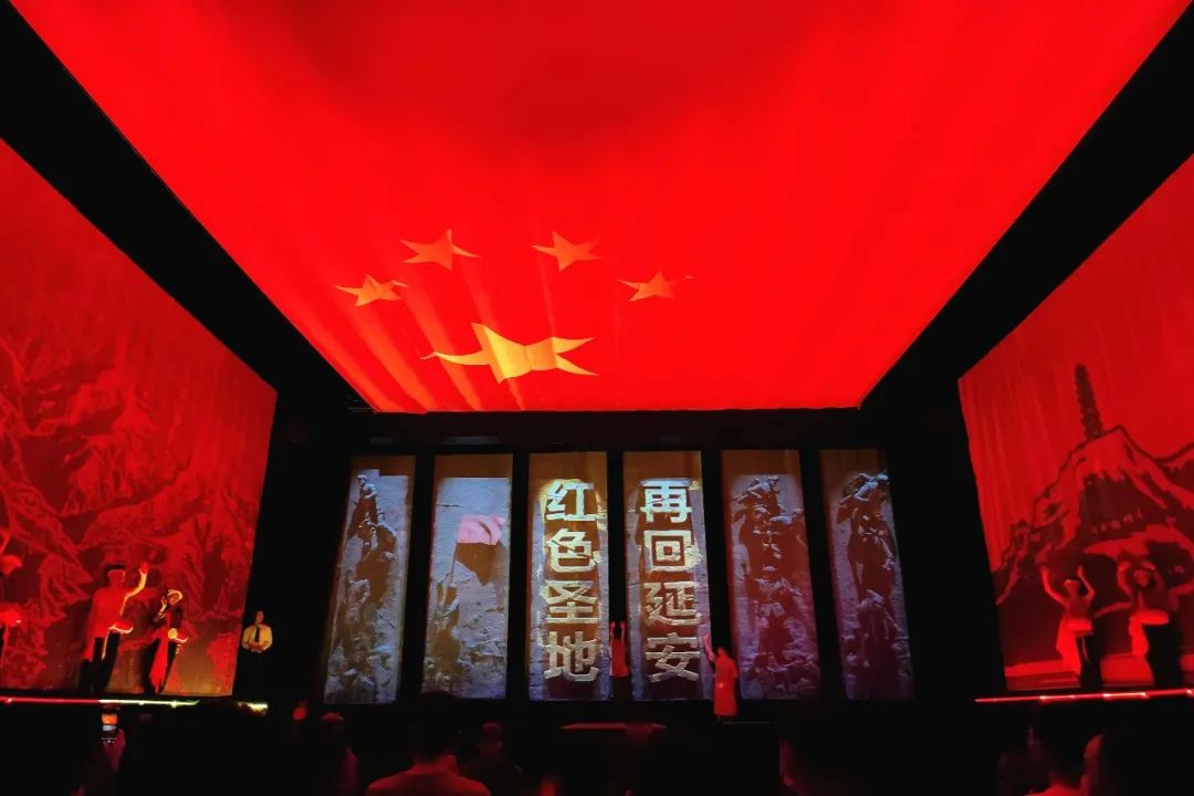 延安中院重温革命经典传承红色基因