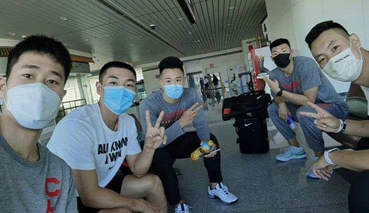 名博解读男篮确诊细节！末战前对手举动不寻常，周琦机场晕倒休闲区蓝鸢梦想 - Www.slyday.coM