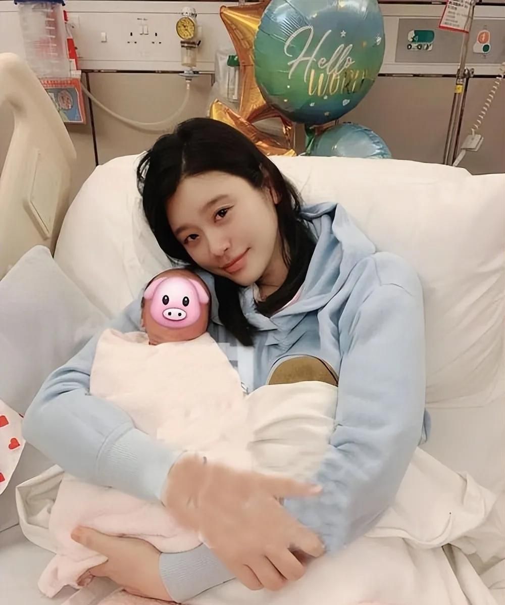 苗苗郭碧婷同时生二胎,为何一个被祝福,一个被喷"生娃机器"?