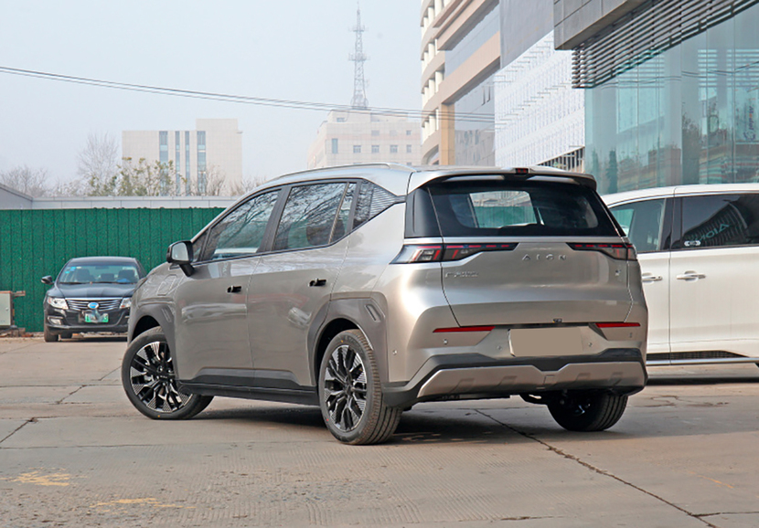 A级纯电SUV怎么选？比亚迪元PLUS对比广汽埃安AION Y