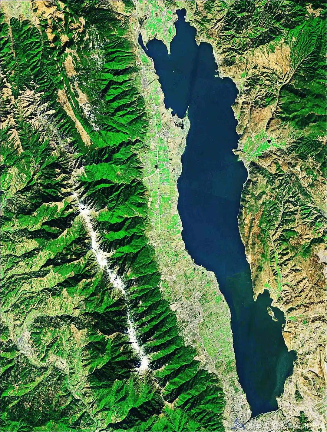 高分六号拍摄的苍山洱海