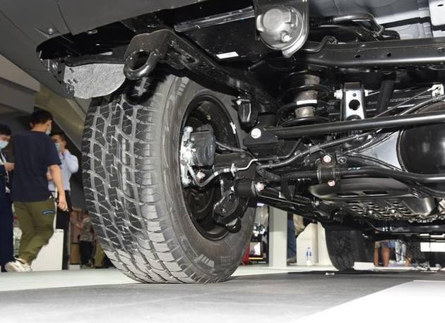 如何选择一台硬派越野车解析北京bj40刀锋英雄柴油版