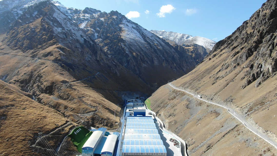 穿天山连通南北疆世界在建最长高速公路隧道有新进展