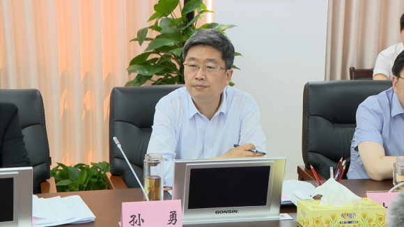 黄山市委书记凌云市长孙勇与俞发祥一行举行工作会谈