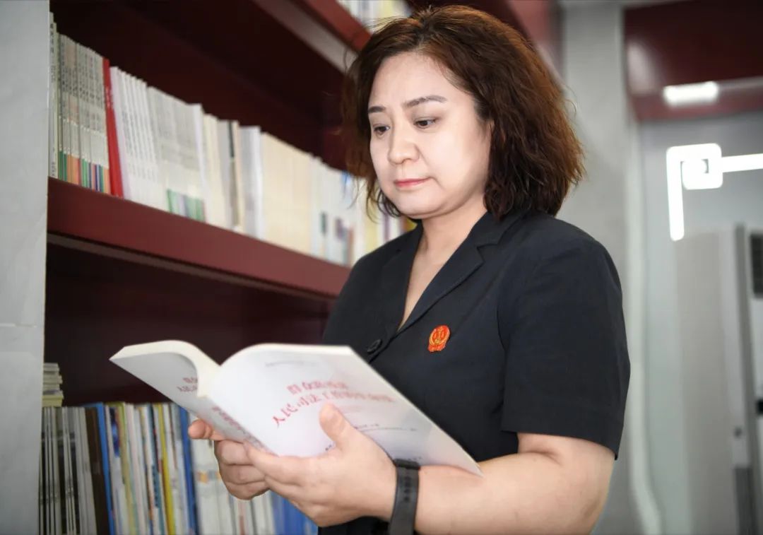 咸阳中院张丽艳不忘军人使命做好人民法官