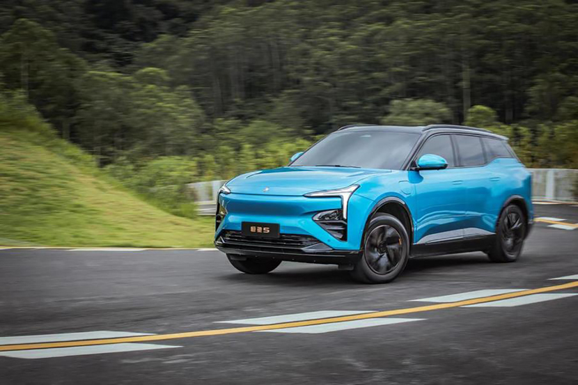 虽迟但到,恒驰5正式预售,17.9万元,续航超600km,零百7.8s-新浪汽车