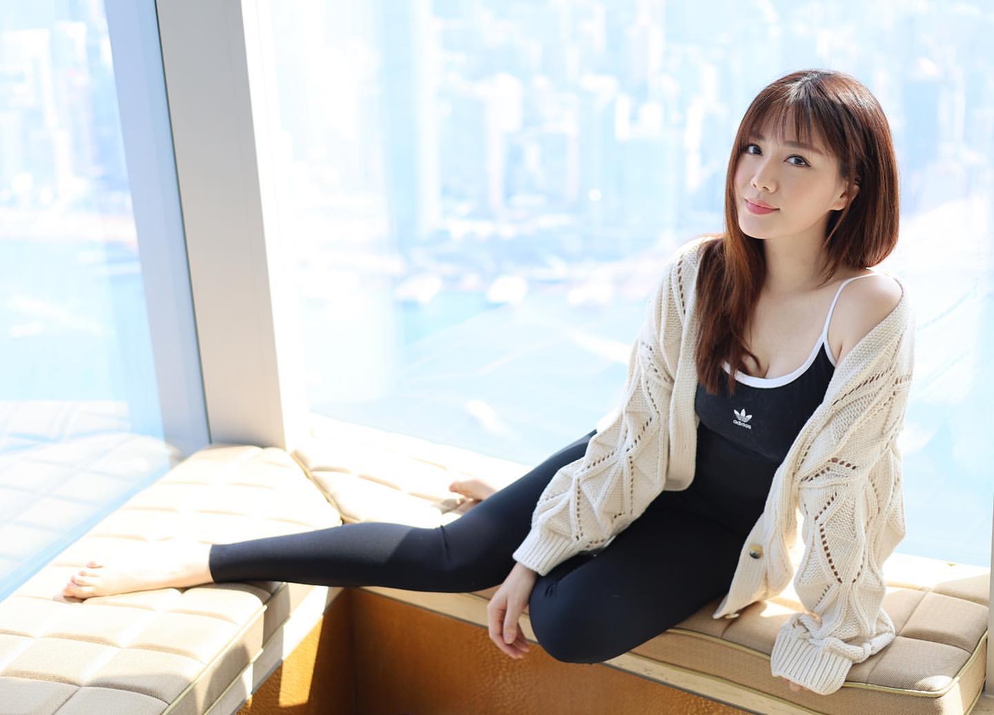 马国明汤洛雯久违同框秀恩爱十指紧扣太甜蜜视彼此为结婚对象