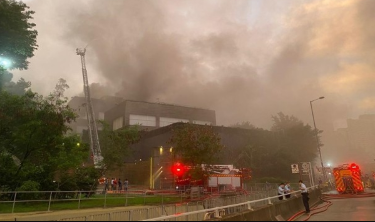 林青霞香港半山豪宅大火 通宵延烧超过8个小时休闲区蓝鸢梦想 - Www.slyday.coM