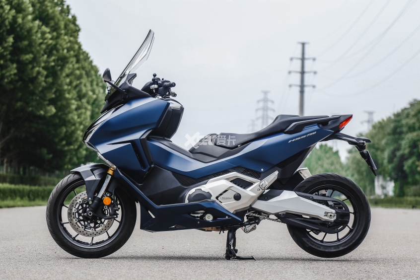 dct才是踏板的终极方案 试驾本田nss750