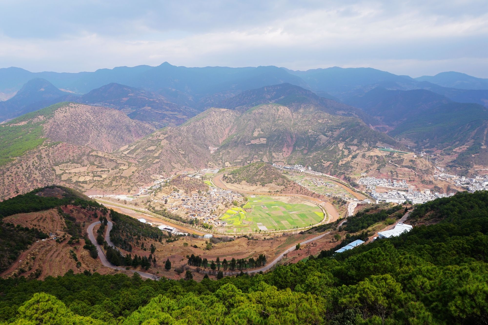 去距离大理古镇190多公里的云龙县看看神秘的太极图