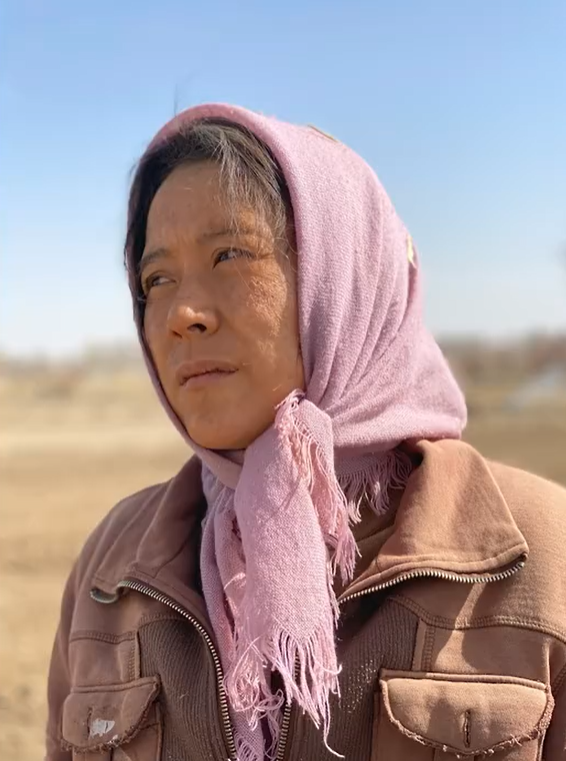 海清演农妇太敬业在脸上狂撒泥土认不出亲自动手把衣服做旧